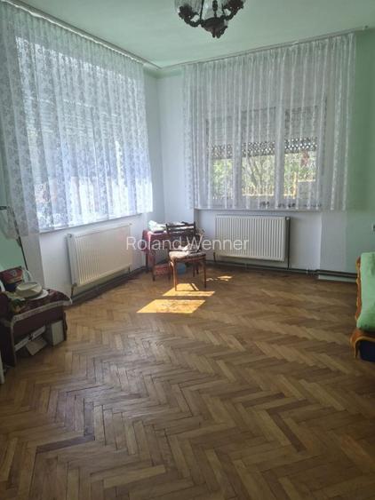 Locuință cu priveliște: Casă bifamilială într-o locație liniștită!!!Privat!!! - 7