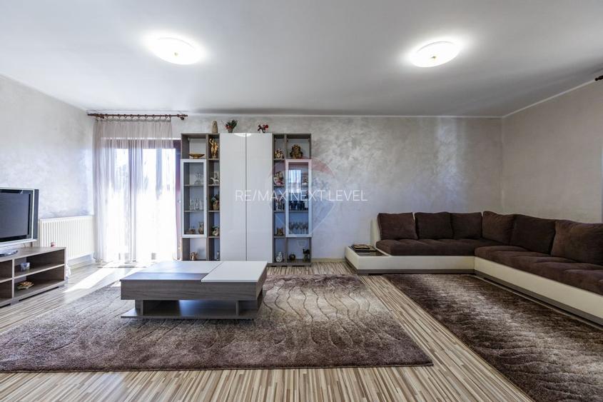 Casa / Vila P+1E si duplex S+P+M de vanzare+teren, 11 camere, Hemeius - 7