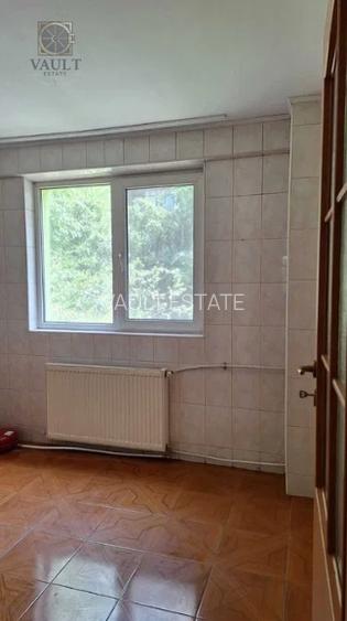 Apartament 3 camere - CENTRALA PROPRIE - ETAJ 1 - langa MEGA MALL  - 4