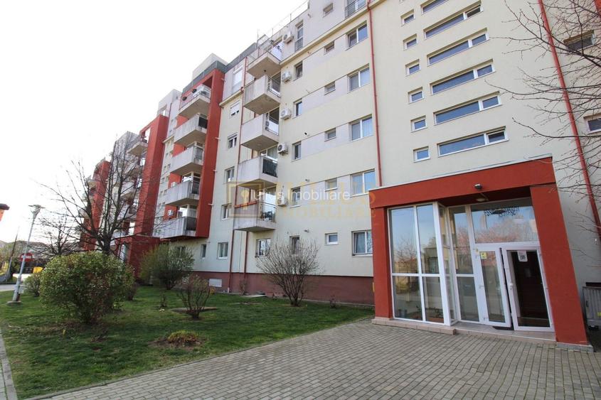 Aradului; decomandat, bucatarie inchisa. Parcare privata inclusa. - 21