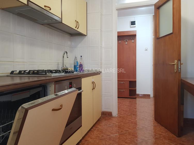 Inchiriere apartament 3 camere, metrou Bucur Obor, curat, etaj 2, 600 euro - 10