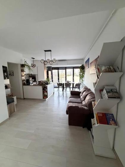 APARTAMENT 3 CAMERE - VEDERE LA LAC – Gherghitei- Comision 0 - 3