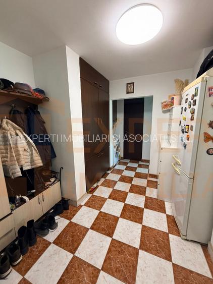 Apartament 2 camere de vanzare in Primo-Dezrobirii, ID-uri - 8