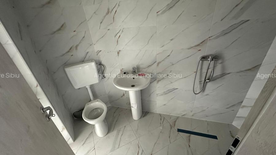 Ap 3 cam finalizat  87 mp cu balcon si gradina  loc parcare   Brana Selimbar - 8