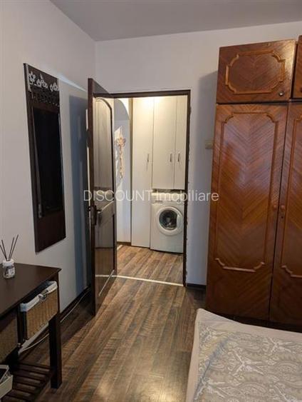 Inchiriere apartament  3 camere zona  Democratiei - 5