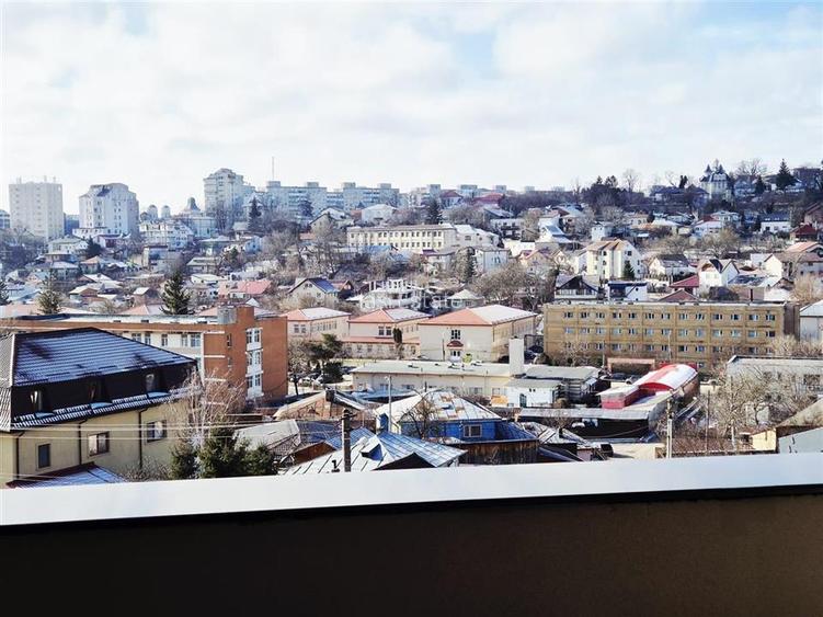 Apartament cu 3 camere, lux cu view frumos - 12