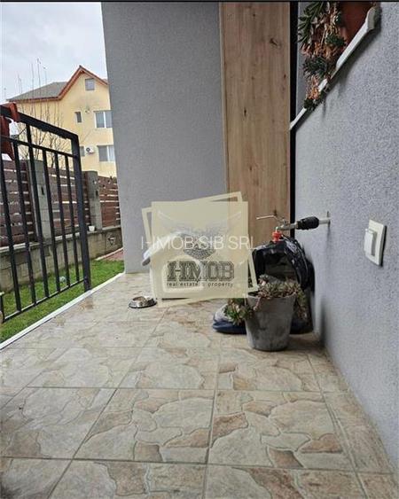 Apartament mobilat modern 2 camere balcon curte si parcare - 11