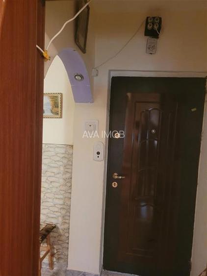 Apartament 3 camere nedecomandate, zona Cora - 5