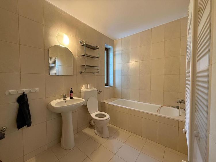 Casa spatioasa,perfecta pentru locuit sau investitie