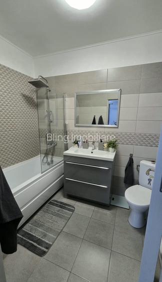 Apartament cu 3 camere, 59 mp, balcon, zona Teilor - 9