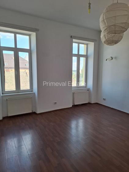 De Vanzare Apartament Cladire istorica - 3
