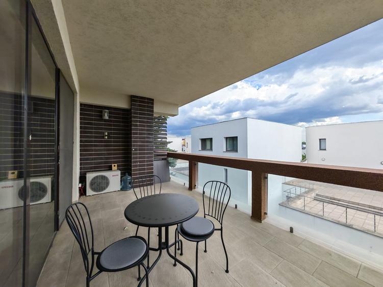 Apartament foarte spațios lângă Pădurea Băneasa | Spații de depozitare | Parcare