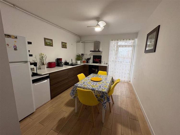 Apartament decomandat cu 3 camere 2 bai in Selimbar