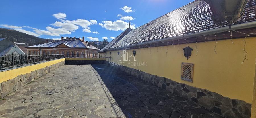 Se vinde clădirea Aristocrat, în centrul orașului Sighisoara