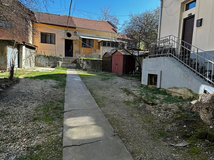 Apartament la casa cu 4 camere, luminos, ultracentral