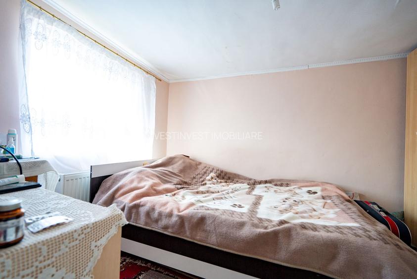 Casa de vanzare cu 2 camere si teren 1068 mp zona Renașterii - 5