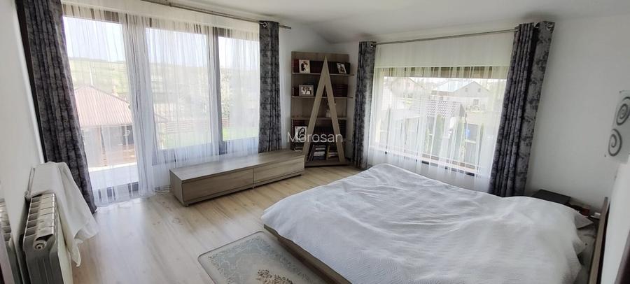 Casă mare cu teren 2600 mp în Dragomirna – garaj dublu, fotovoltaice, puț forat, - 6