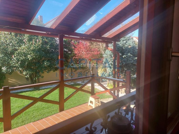 Casa, singur in curte, cu acces auto, ultracentral, Oradea, comision 0% - 4