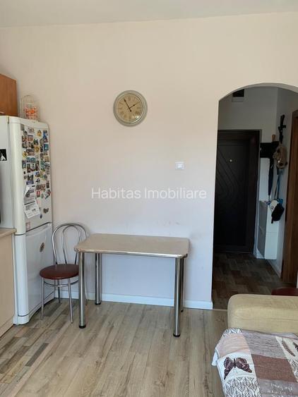 Apartament cu 1 camera etaj 1 din 3,  boxa si parcare, Gruia - 3