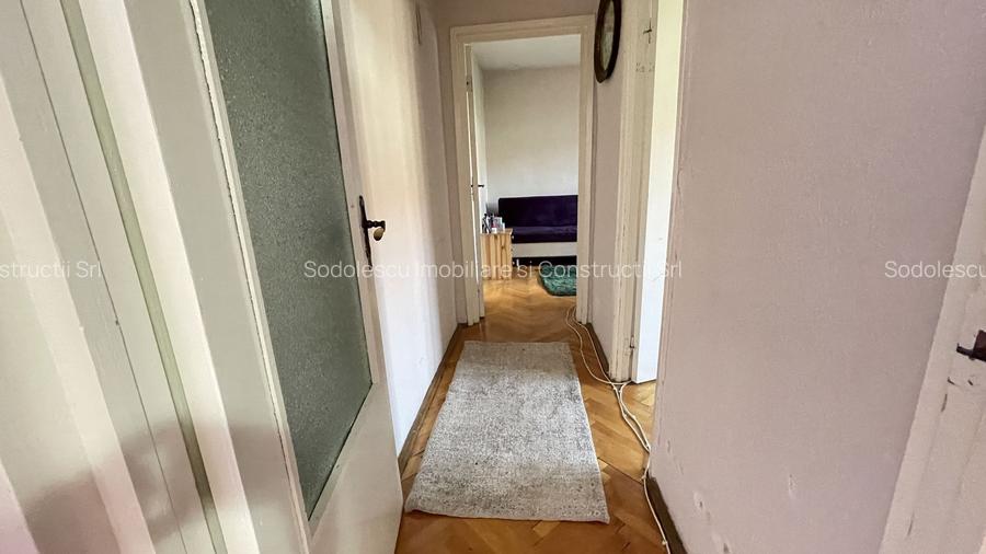 Apartament cu trei camere,etaj 2 - zona Cetatii - 9