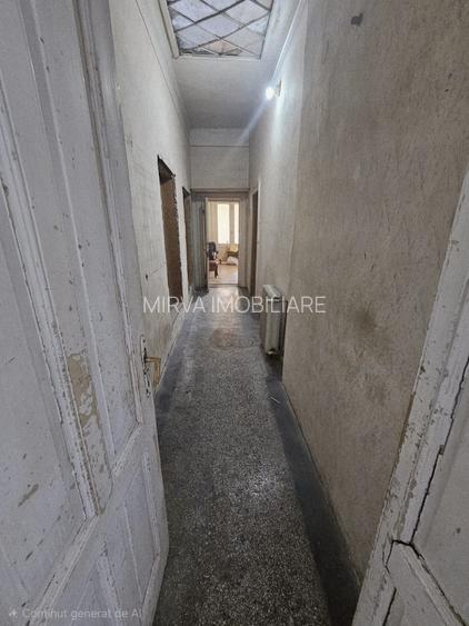 Casă cu arhitectură interbelică, 5 camere, teren 409 mp – Central - 30