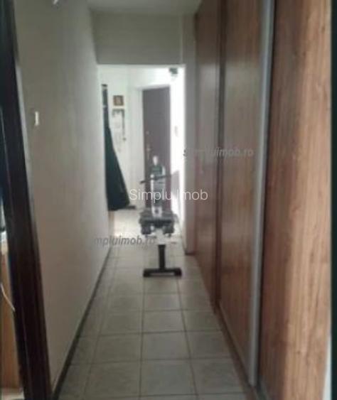 Decomandat parcare etaj intermediar 3 camere Bulevardul Chisinau - 5