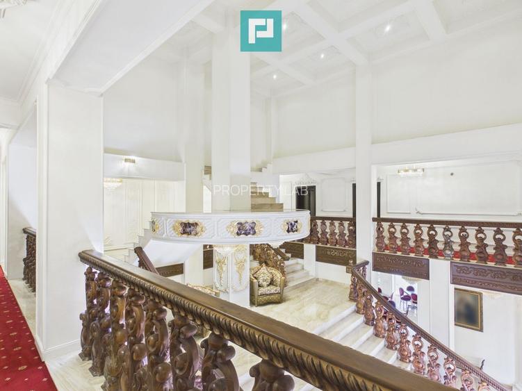 Proprietate Exclusivistă de Închiriat - 38