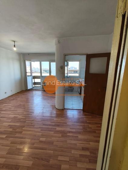 Garsoniera Gorjului-Bloc mixt(200 m metrou-1981) - 2