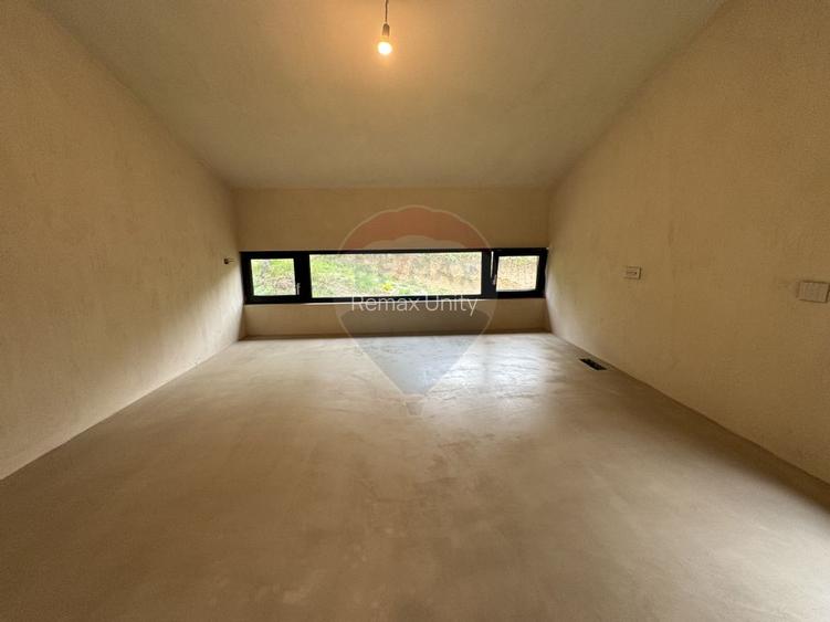 Doua case la munte, cu vedere superba, localizate in Poiana Marului - 29