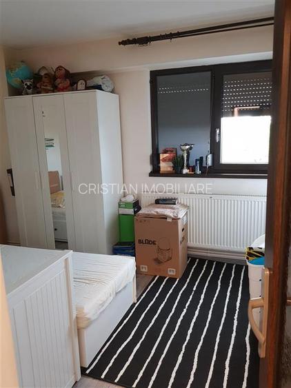 Partial Mobilat - Utilat 3 camere, zona Bariera,etaj 6 - 7