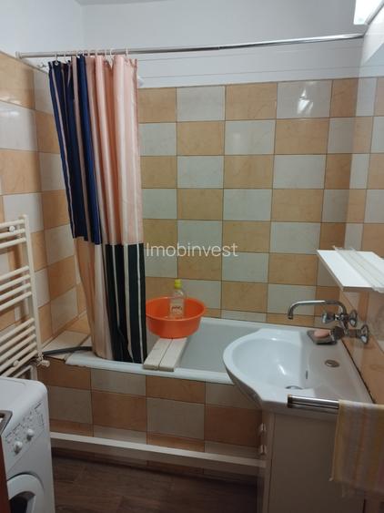 Inchiriez ap, cu 2 cam. in zona 7 Noi. - 6