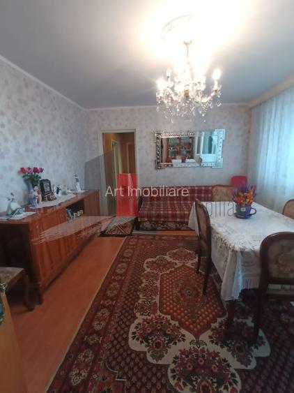 Vânzare apartament 3 camere semidecomandat Bd. Obregia - Cultural - 7