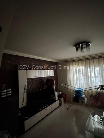 Apartament cu 3 camere , str. Bozieni - 35