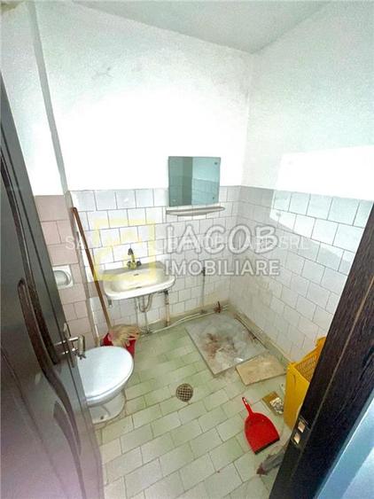 Apartament 4 camere decomandate, etajul 2, zona Narcisa / Republicii - 17