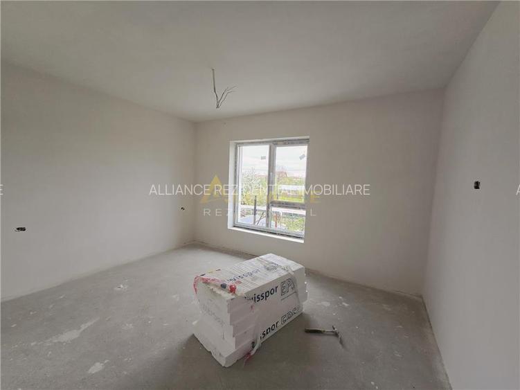 ANSAMBLU REZIDENTIAL- 200 m de STV- 4 camere - 2 bai - beci - 5