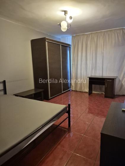 Inchiriez garsoniera 5 min de metrou Dristor - 2