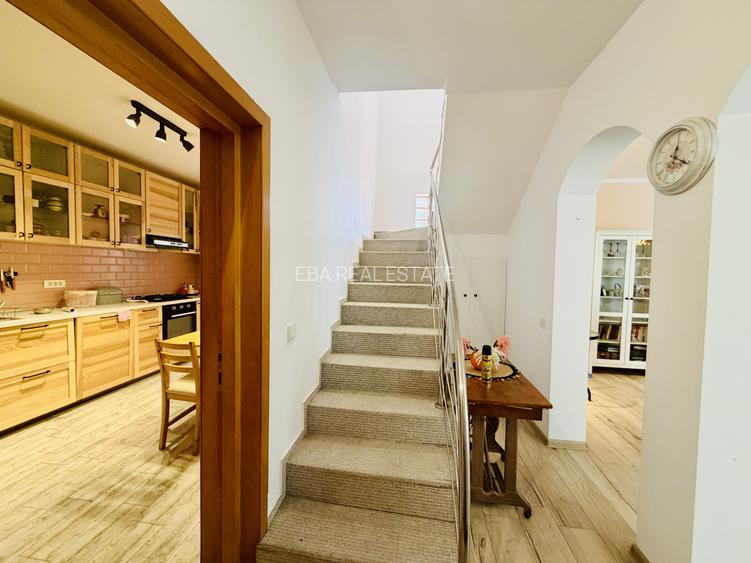 Casa cochetă la 2 minute de București în Roșu, Chiajna, zonă superbă, 4 camere - 6