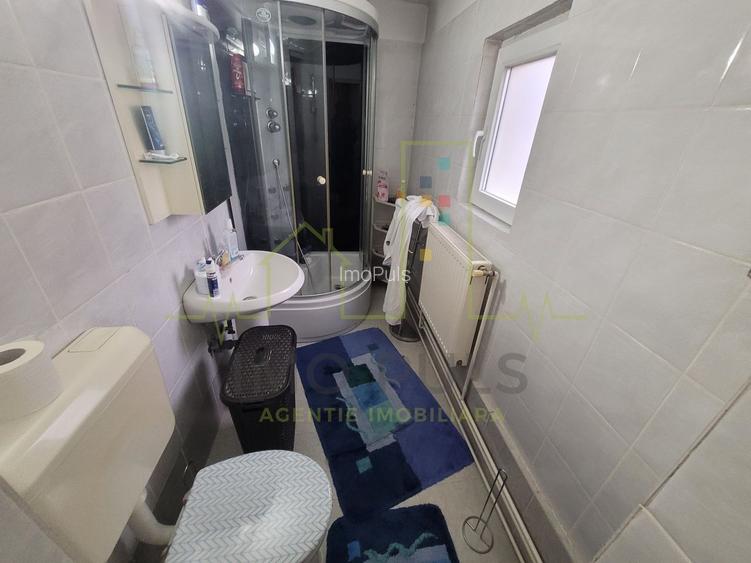 Casa in Ronat compartimentata in 2 apartamente cu intrari separate - 7