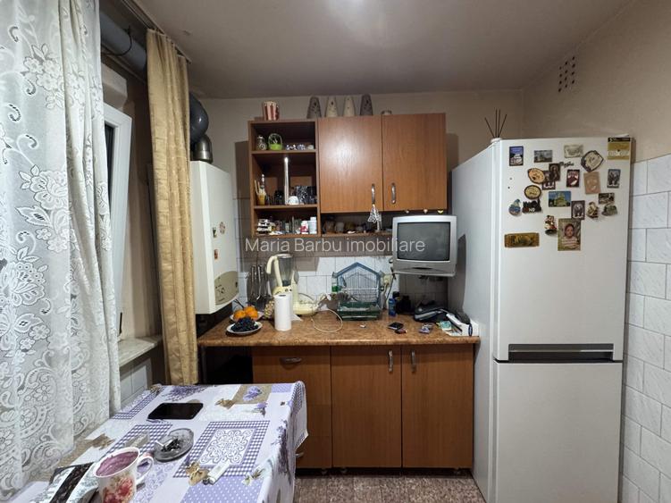 2 cam, etaj 1, 51 mp, fara imbunatatiri, Aleea Rozelor - 9