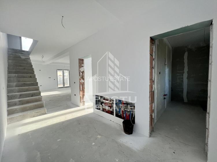 Duplex cu 4 camere, dressing si 3 bai. Toate utilitatile, la asfalt. - 3