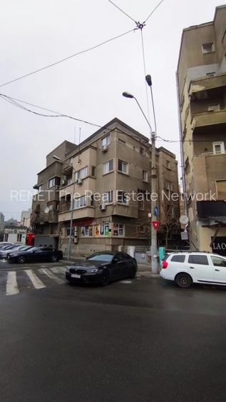 Bloc 30 camere - Piata Foisorul de Foc - 524000 euro - 2