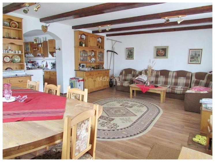 Casa deosebita cu gradina generoasa Vladeni - 8