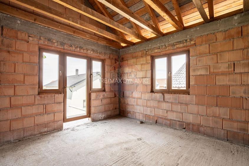 Casă / Vilă nouă de vânzare, la roșu, 5 camere, 225mp, Fântânele, Arad - 20