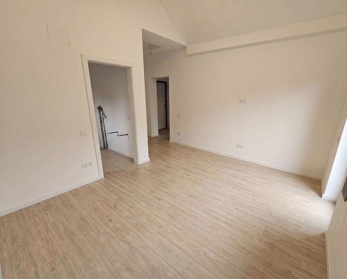 Apartament cu 4 camere 125 mp (4 garsoniere) la cheie + 60 mp pod - Busteni