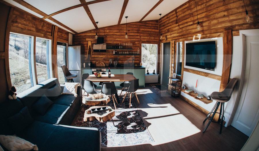 Cabana Tiny House, cu 2 ha teren intravilan, în Bucovina, Moldovita