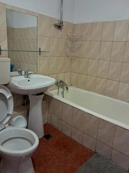 Apartament 3 camere, decomandat, 78 mp, ac, metrou aproape, Gorjului