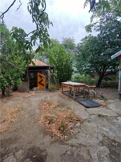 Casa de vanzare si teren 708 mp in zona Victoriei