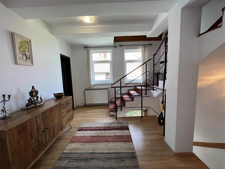 Casa individuala cu teren generos situata in cartierul Gheorgheni!