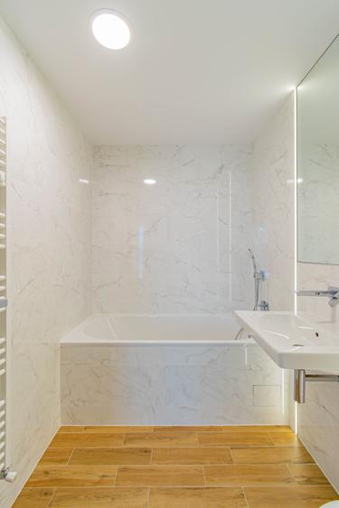 Apartament nou mobilat, liber, parcare subterana, TVA zero -City Point