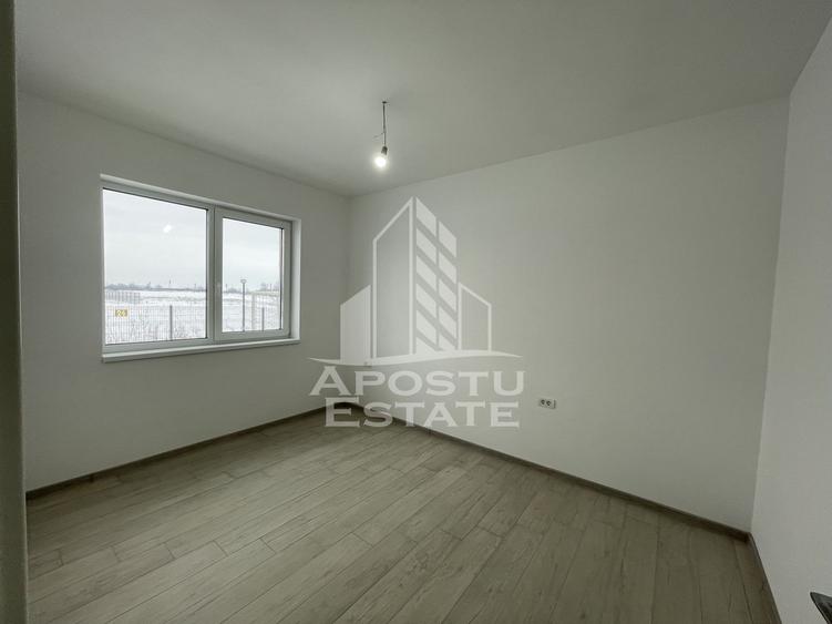 Spatiu comercial + loc parcare, 53 mp, Zona Planetelor
